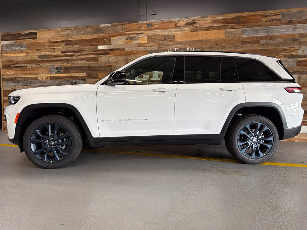 New 2026 Jeep Grand Cherokee Limited AWD/4WD image 18