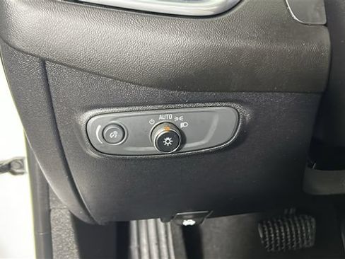Used 2019 Chevrolet Equinox LT AWD/4WD image 19