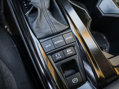 Used 2025 Toyota Camry LE FWD image 20