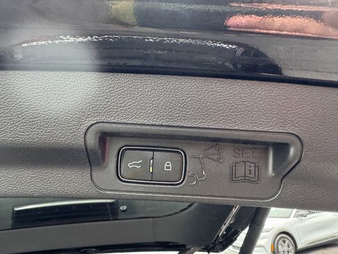 Used 2021 Ford Explorer Limited w/ Equipment Group 301A image 26