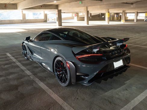 Used 2021 McLaren 765LT RWD image 6
