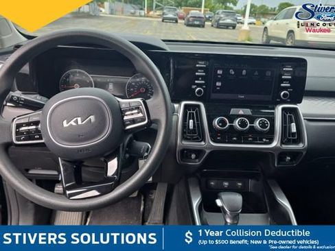 Used 2023 Kia Sorento LX FWD image 11