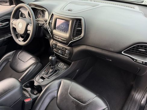 Used 2020 Jeep Cherokee Latitude Plus FWD image 28