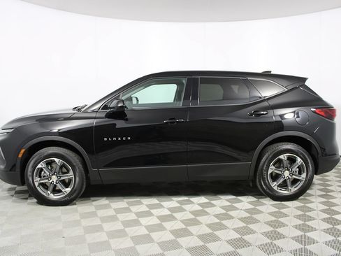 Used 2025 Chevrolet Blazer LT FWD image 34