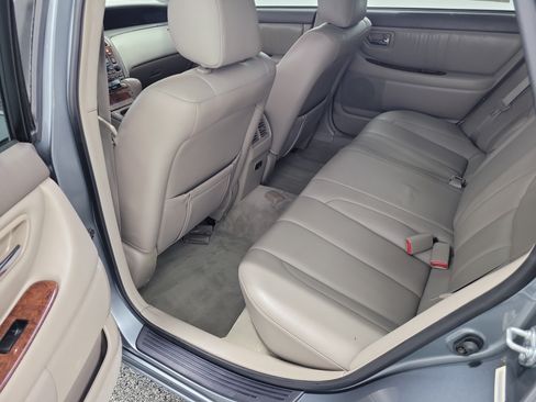 Used 2000 Toyota Avalon XLS FWD image 8