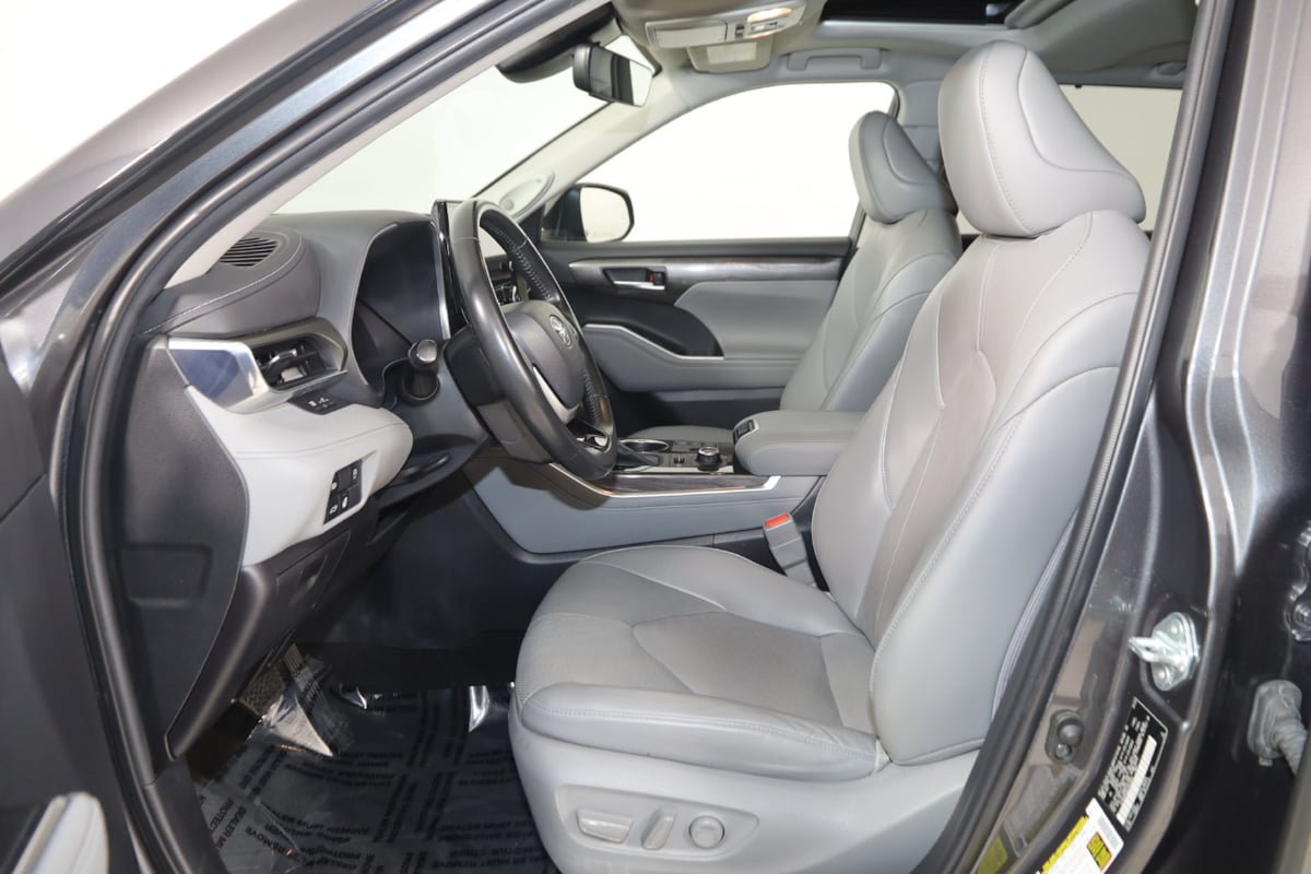 Used 2023 Toyota Highlander Limited AWD/4WD image 12