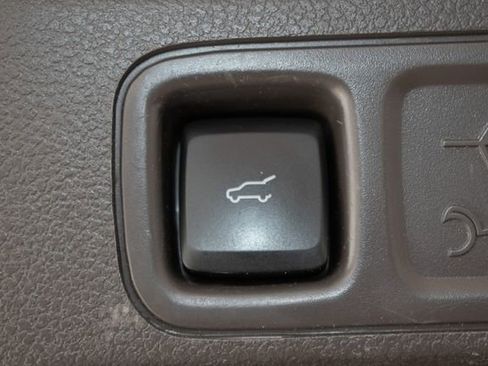 Used 2023 Lincoln Navigator Reserve AWD/4WD image 17