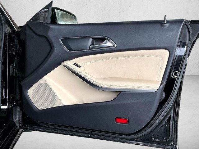 Used 2016 Mercedes-Benz CLA 250 image 19