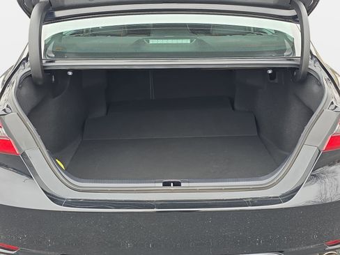 Used 2021 Toyota Camry XSE image 12