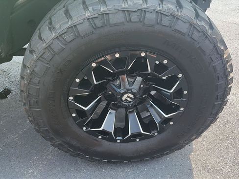 Used 2016 Jeep Wrangler Unlimited Sahara w/ Connectivity Group AWD/4WD image 34