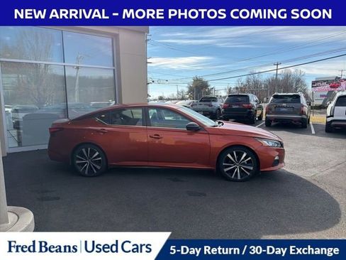 Used 2021 Nissan Altima 2.5 SR w/ SR Premium Package image 4