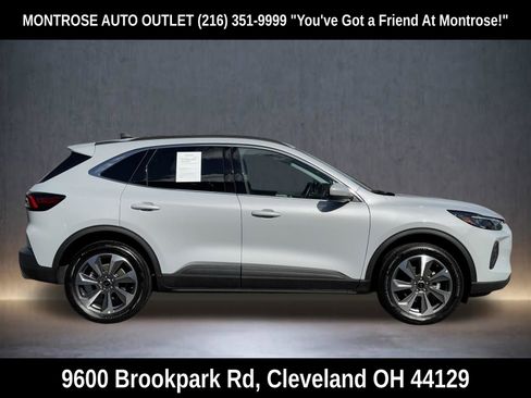 Used 2025 Ford Escape Platinum image 3