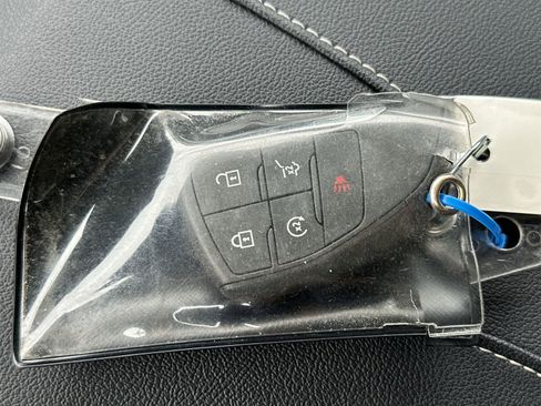 Used 2025 Chevrolet Traverse LT FWD image 35