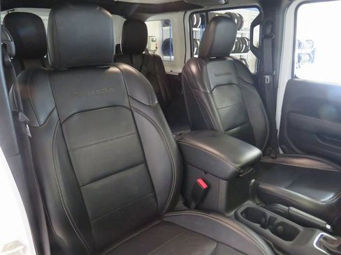 Used 2023 Jeep Wrangler Unlimited Sahara image 5