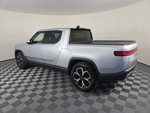 Used 2022 Rivian R1T Adventure image 3