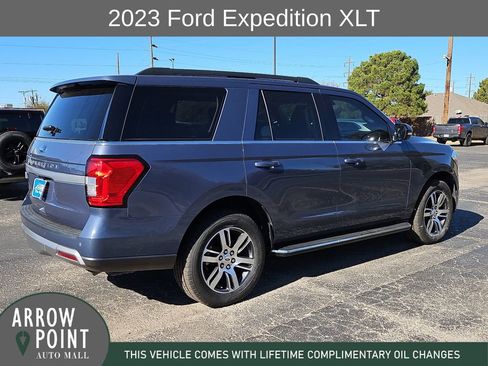 Used 2023 Ford Expedition XLT image 12