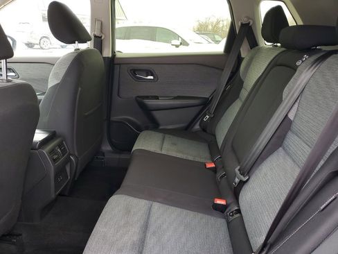 Used 2023 Nissan Rogue SV image 21