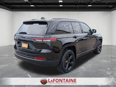 Certified 2023 Jeep Grand Cherokee Altitude AWD/4WD image 5
