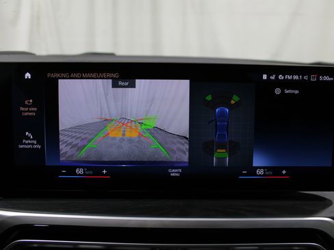 Used 2023 BMW 330i Sedan w/ M Sport Package image 21