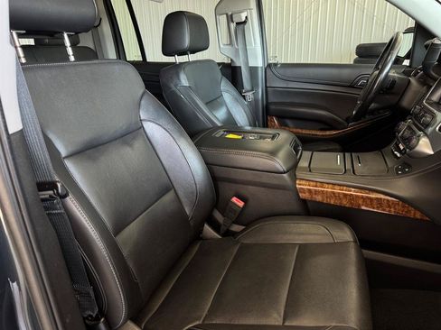 Used 2020 Chevrolet Suburban Premier AWD/4WD image 40
