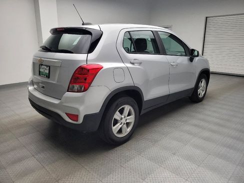 Used 2020 Chevrolet Trax LS FWD image 9