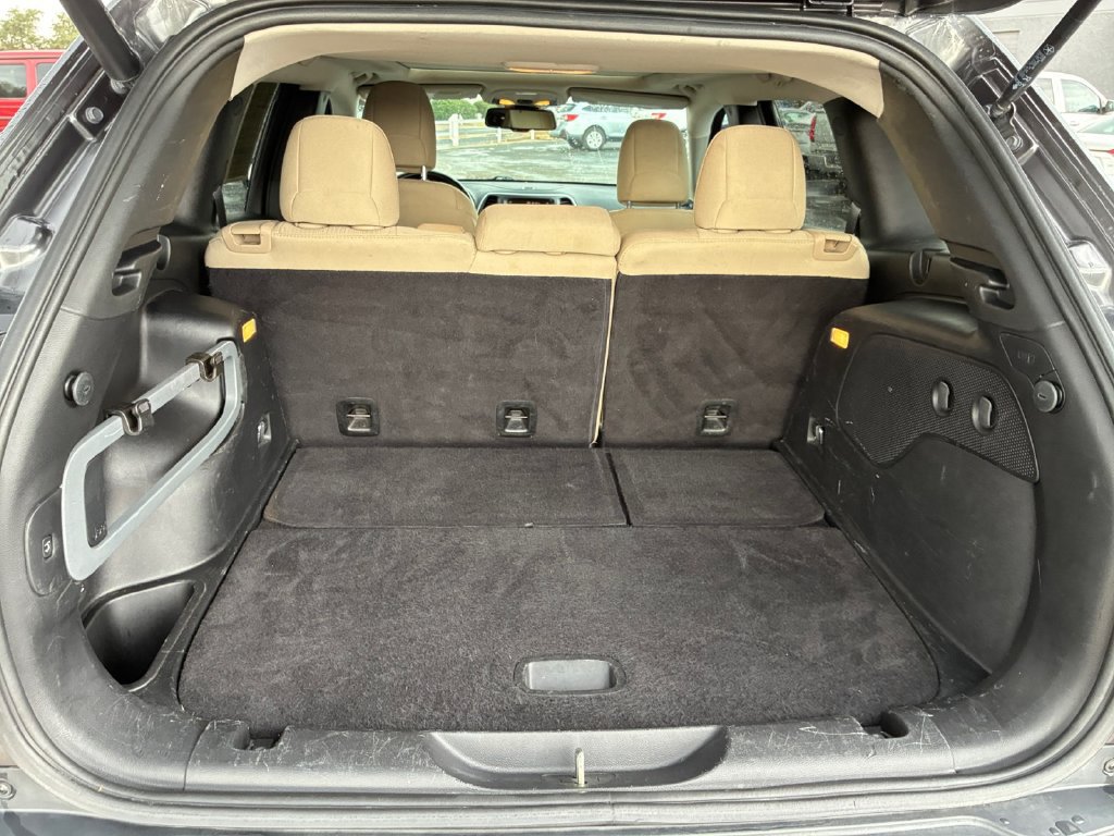 Used 2016 Jeep Cherokee Latitude w/ Comfort/Convenience Group FWD image 5