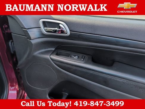 Used 2020 Jeep Grand Cherokee Altitude AWD/4WD image 27