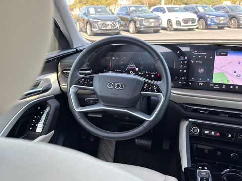 Certified 2025 Audi Q5 Premium w/ Convenience Package image 23