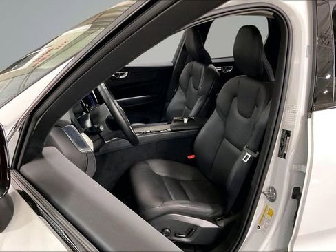 Certified 2025 Volvo XC60 B5 Plus image 26