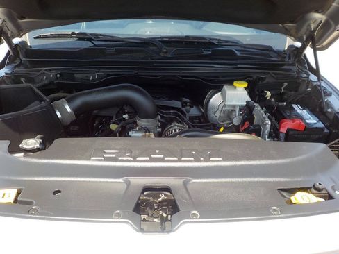 Used 2019 RAM 1500 Laramie w/ Sport Appearance Package AWD/4WD image 32