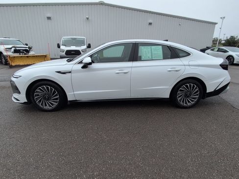 Used 2026 Hyundai Sonata Limited FWD image 3