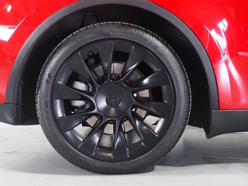 Used 2021 Tesla Model Y Long Range AWD/4WD image 41