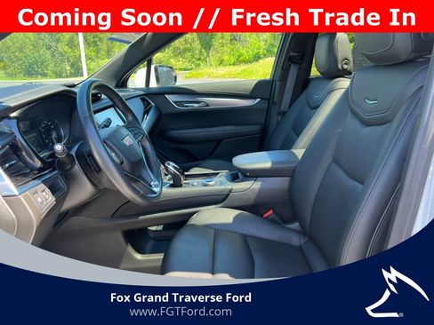Used 2024 Cadillac XT6 Luxury w/ LPO, Floor Liner Package AWD/4WD image 3