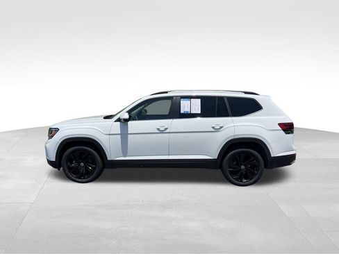 Certified 2023 Volkswagen Atlas SE w/ Panoramic Sunroof Package FWD image 4