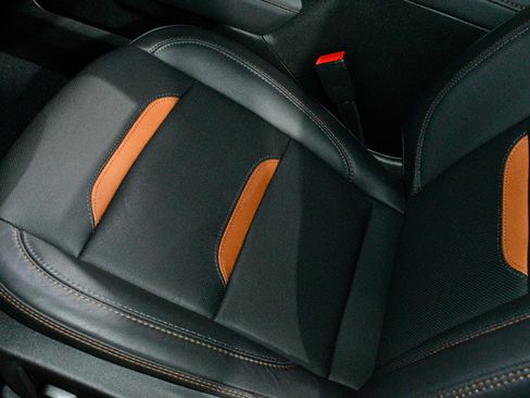 Used 2025 GMC Sierra 1500 AT4 w/ AT4 Premium Package image 11