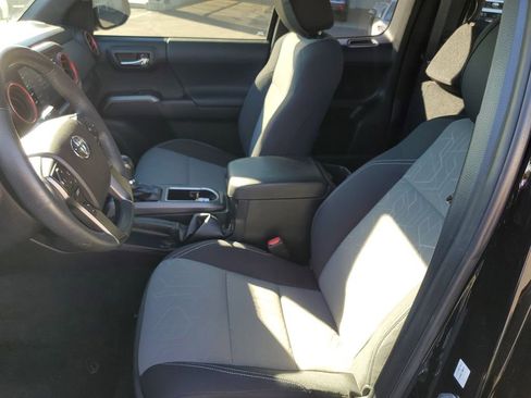 Used 2023 Toyota Tacoma TRD Sport image 13