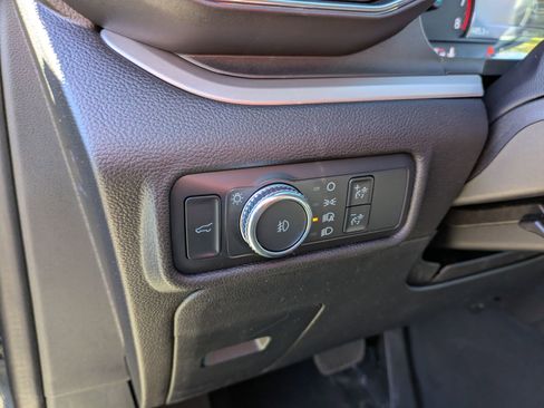 Certified 2022 Ford Explorer XLT w/ Equipment Group 202A image 17