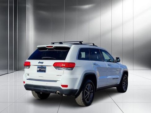 Used 2017 Jeep Grand Cherokee Limited image 24