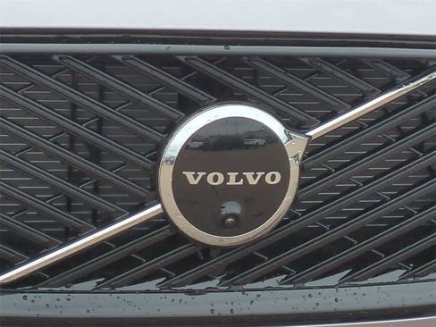 New 2026 Volvo XC60 B5 Plus w/ Protection Package Premier image 11