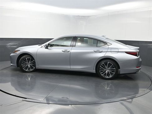 Used 2024 Lexus ES 350 w/ Premium Package image 44