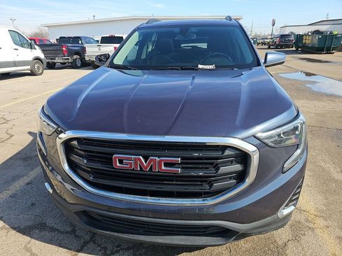 Used 2019 GMC Terrain SLE w/ Driver Convenience Package FWD image 2