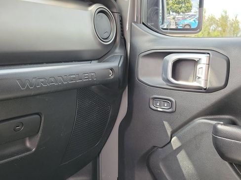 Used 2019 Jeep Wrangler Sport image 30