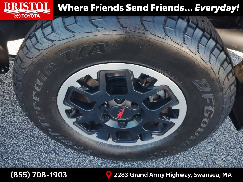 Used 2024 Toyota Tacoma TRD Off-Road w/ TRD Off Road Upgrade Package AWD/4WD image 11