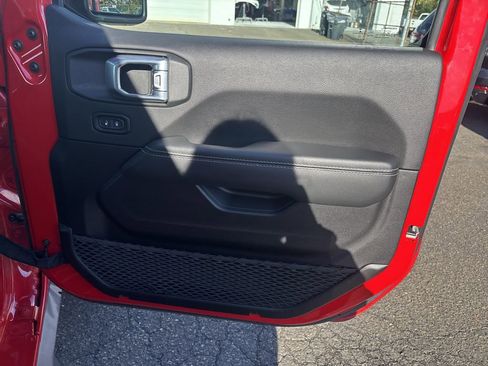 Used 2022 Jeep Wrangler Unlimited Sahara w/ LED Lighting Group image 14