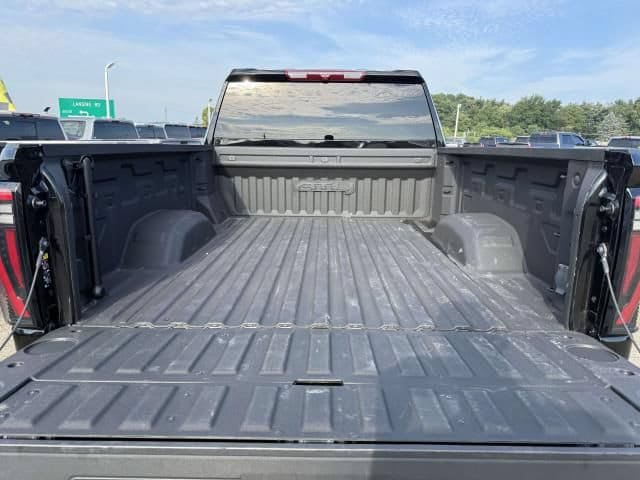 Used 2024 GMC Sierra 2500 AT4 AWD/4WD image 9