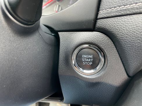 Used 2021 Toyota RAV4 XLE Premium image 17