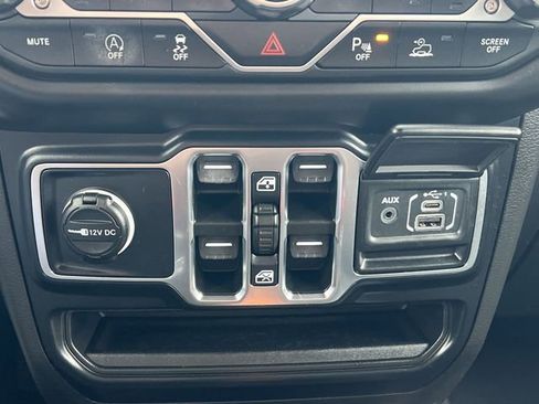 Used 2021 Jeep Gladiator Sport AWD/4WD image 14