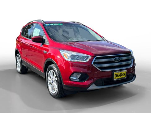Used 2017 Ford Escape SE w/ Equipment Group 201A AWD/4WD image 7