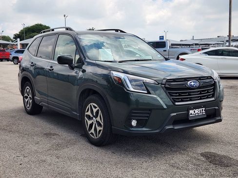 Used 2024 Subaru Forester Premium AWD/4WD image 3