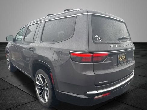 Used 2022 Jeep Wagoneer Series III w/ Premium Group I AWD/4WD image 7